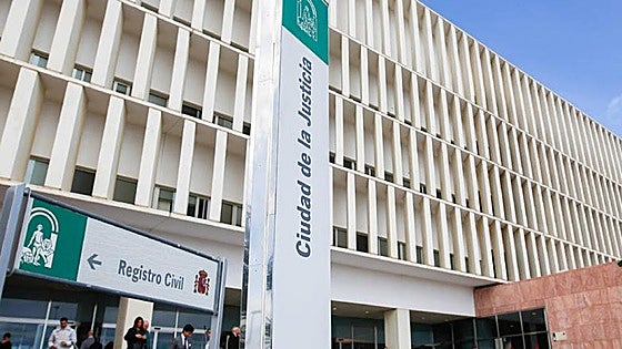 Malaga court grants debt relief of nearly 80,000 euros to freelancer who was dragged down by client's bankruptcy