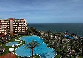 Atmosphere at the Holiday Village pool during the blackout.