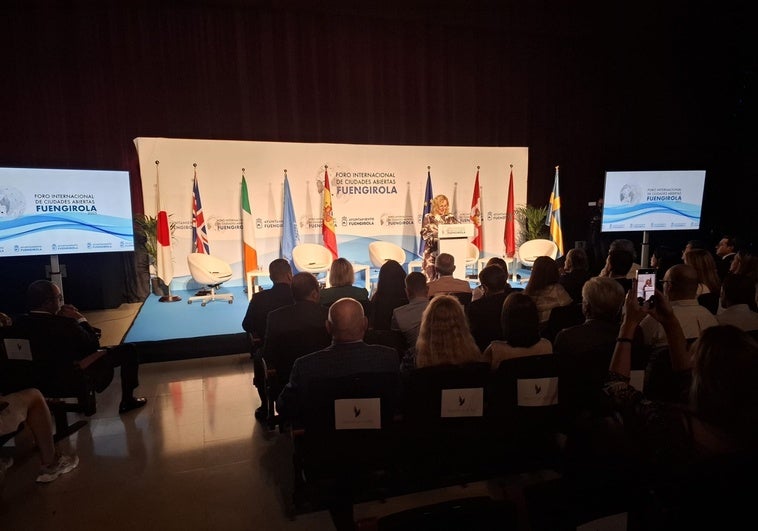 https://s2.ppllstatics.com/surinenglish/www/multimedia/2025/04/30/foro-ciudades-U01475183702lQF-758x531@Diario%20Sur.jpeg