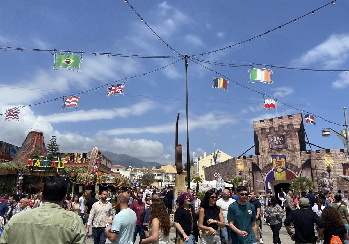 Crowds reaching up to a million enjoy the casetas all weekend.