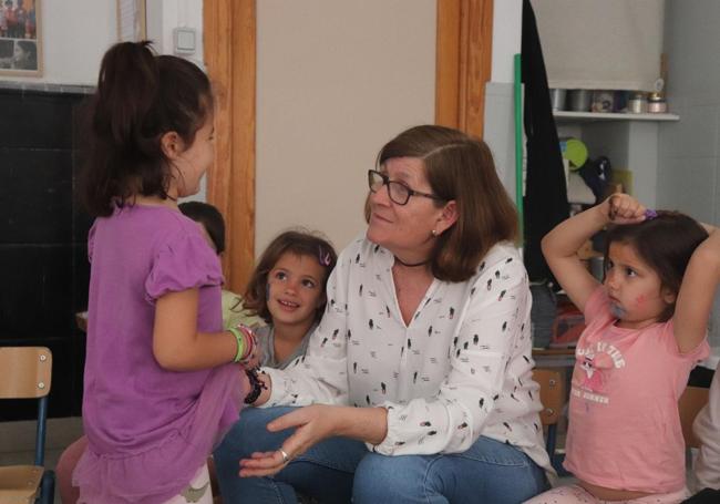Isabel Cardona, who retired in 2019, still goes back to Nuestra Señora de Gracia primary school.