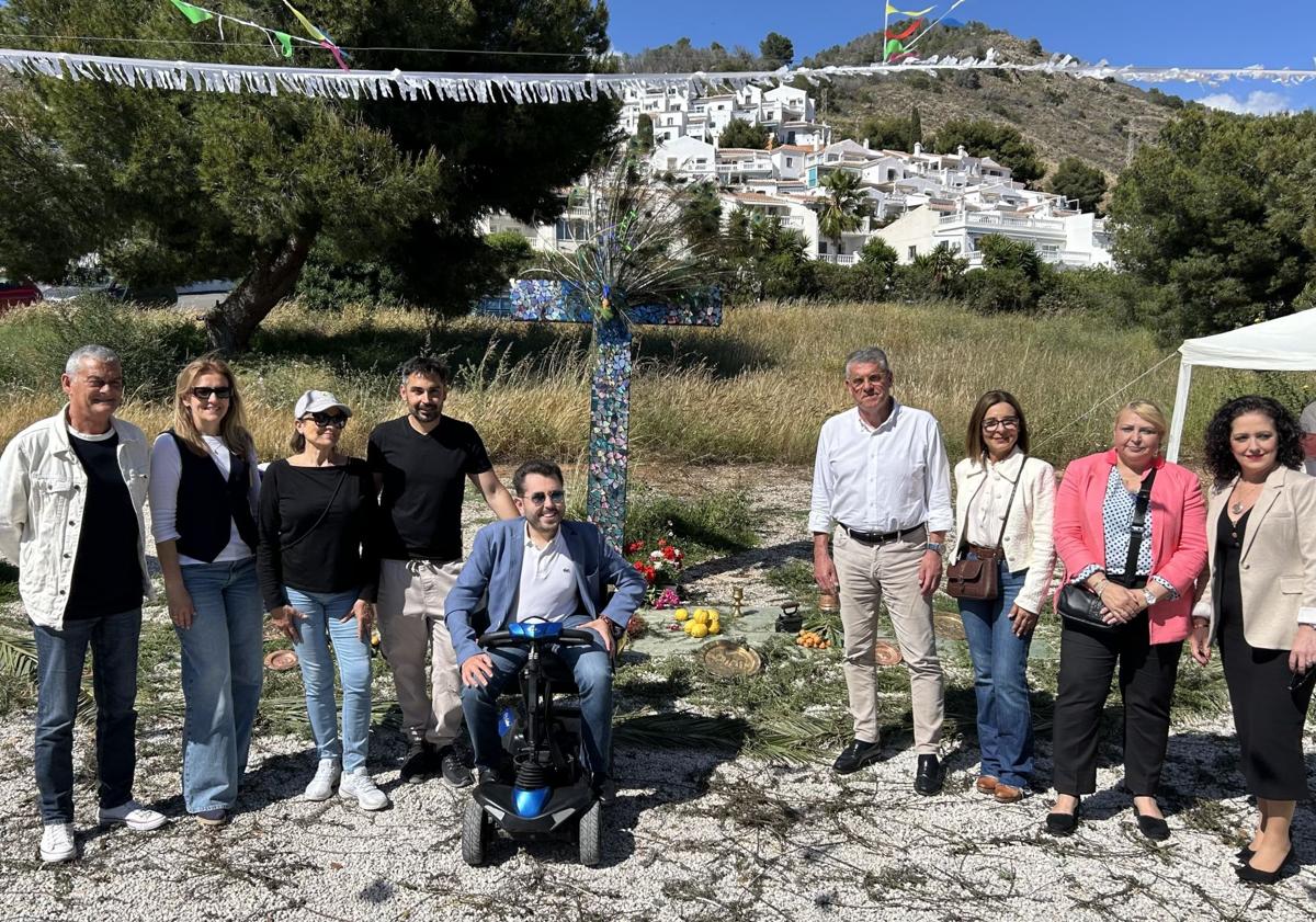 Imagen principal - Traditional &#039;Día de las Cruces&#039; festival celebrated in the Axarquía