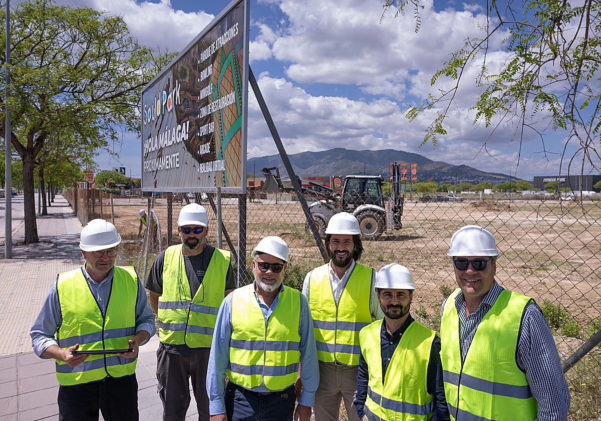Sould Park representatives and site contractors.