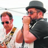 Blues musicians Victor Sánchez and Paul Stylianou.