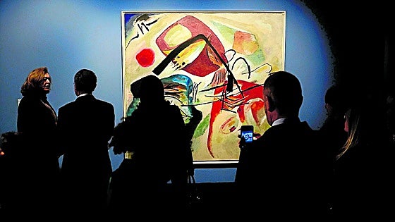Arty tutti-frutti and Kandinsky sets the tone