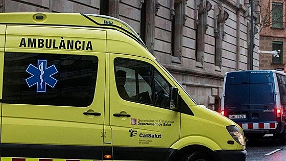 Young person dies after falling into inner courtyard of apartment block in Barcelona
