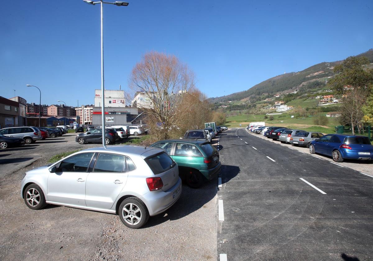 Pet dog and bad smell lead to discovery of mummified corpse in camper van in Spain