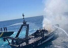 Crew rescued after Fuengirola fishing boat catches fire near Calaburras lighthouse