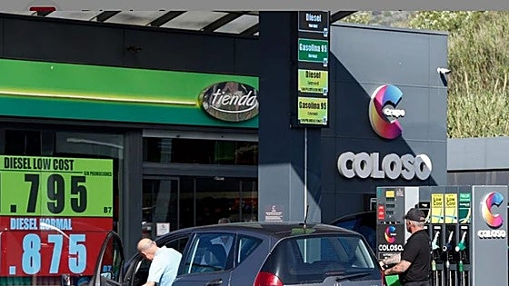 Three officers injured while arresting man filming female employees at Malaga petrol station