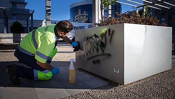 Authorisation given to install 19 cameras in Granada's graffiti hotspots