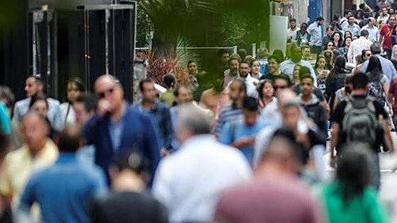 Which nationalities have the highest number of residence permits in Malaga?