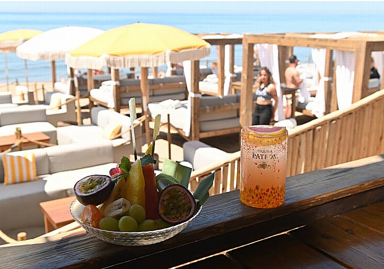 Cocktails and fruit to face the summer heat.