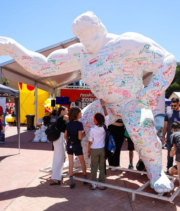 Imagen secundaria 2 - Helldivers, Teen Titans and the geek universe take over Torremolinos - in words and pictures