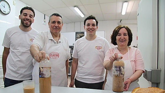 Peanut horchata: the refreshing summer drink made by a bakery business in a small Malaga town