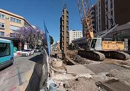 Screen printing machine at the construction site of the metro tunnel on Calle Hilera.