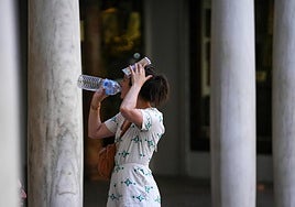 Aemet raises alert level to amber for extreme heat and temperatures of up to 40C in south of Spain