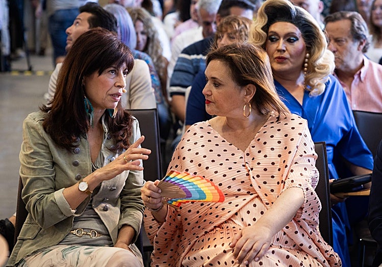 Spain's minister of equality, Ana Redondo, with the mayor of Torremolinos, Margarita del Cid.