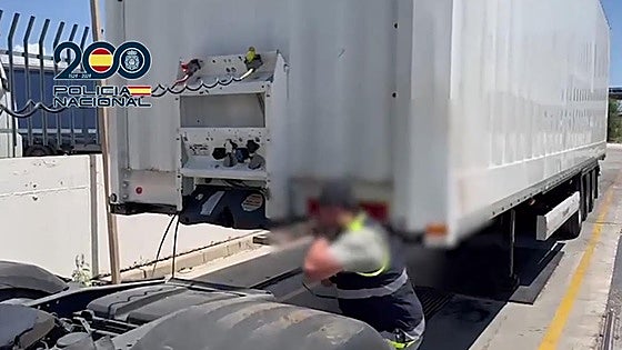 Four people arrested in Malaga's Guadalhorce valley after 360 kilos of hashish found hidden in lorry