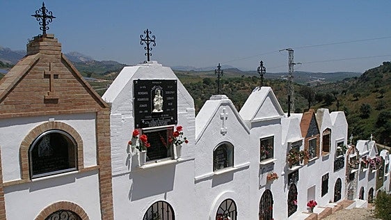 The unusual cemetery in a Malaga town where the dead are rumoured to be buried standing up