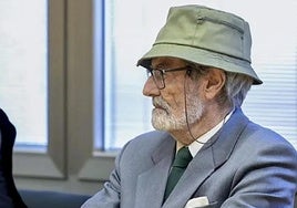 Photo of the elderly vigilante in Ciudad Real during the trial.
