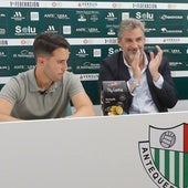 Javier Medina and Ángel González.