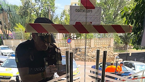 Police seal doors of Benalmádena hotel with more than 200 guests for not being registered with Junta de Andalucía