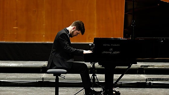 Top young international pianists compete in Malaga