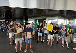 Easyjet cabin crew have rallied at the airport.