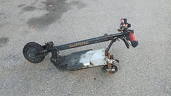 Electric scooter battery explodes and sparks a serious fire in Malaga flat