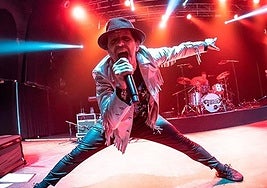 Alejo Stivel, a key figure in Hispanic rock, will perform at the Sol de Plata festival in Benalmádena.