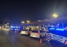 Police control on the promenade.