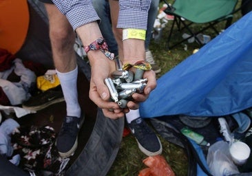 Spanish police get serious about laughing gas