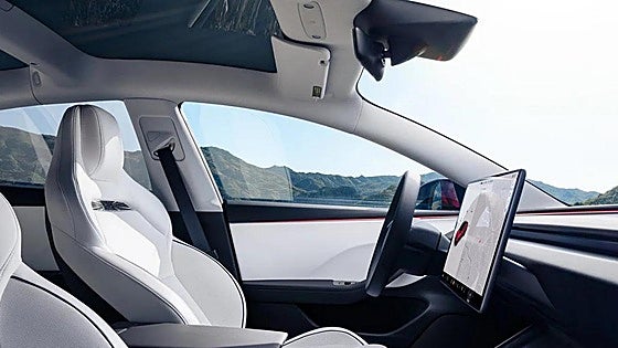 Tesla tests 'full self-driving' feature in Madrid