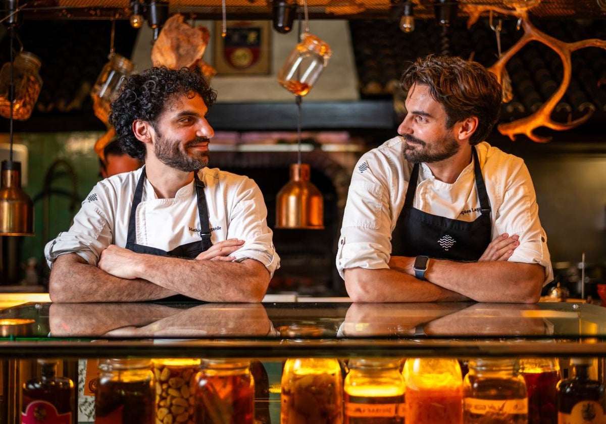 The French 'Top Chefs' cooking near a hidden waterfall in Marbella