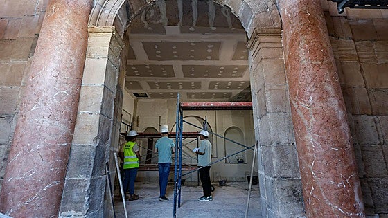 A new architectural treasure in a busy dockside area filled with tourists in Malaga: these are some of its secrets