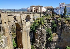 When will strict new traffic restrictions come into effect on Ronda's historic Puente Nuevo bridge?