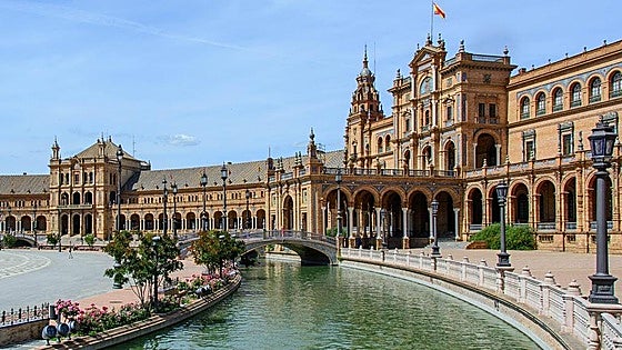 Malaga, Seville and Granada mayors voice support for tourist tax in Andalucía