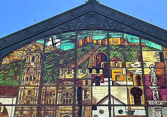 Disaster narrowly averted after heat cracks huge stained glass window at iconic Malaga market