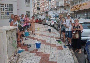 Malaga residents clean up local school while protesting 'our streets are filled with dog mess and the smell of urine'