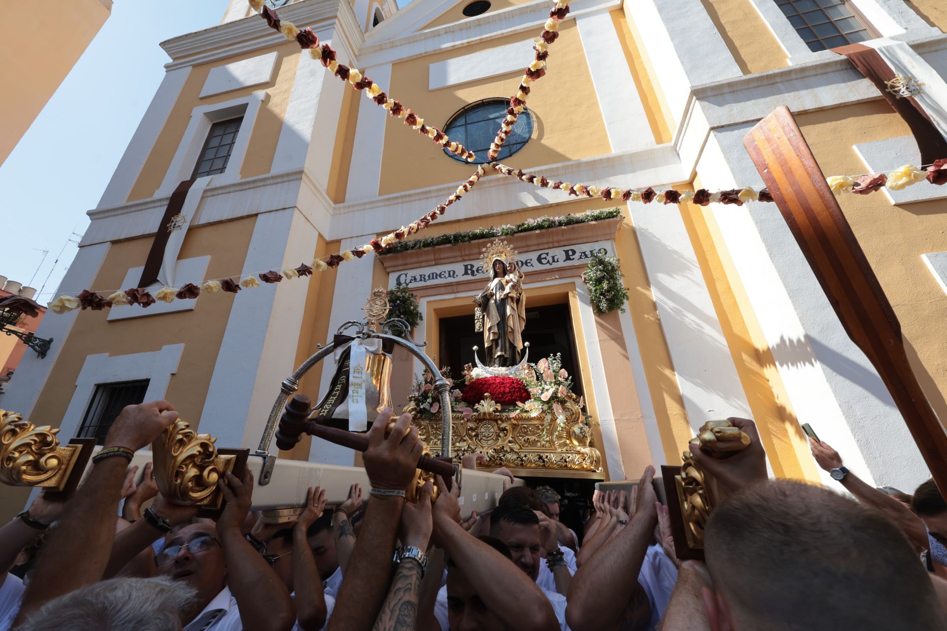 Inicio de la procesión de la Virgen en El Palo