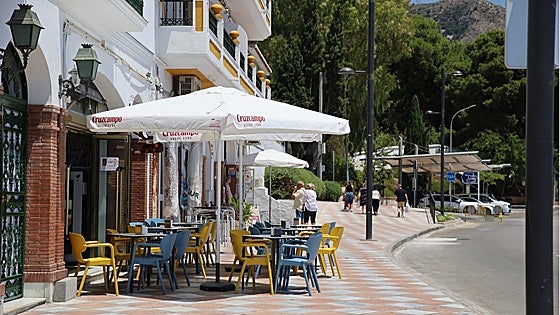 Benalmádena introduces strict new advertising rules and bids farewell to colourful sun awnings