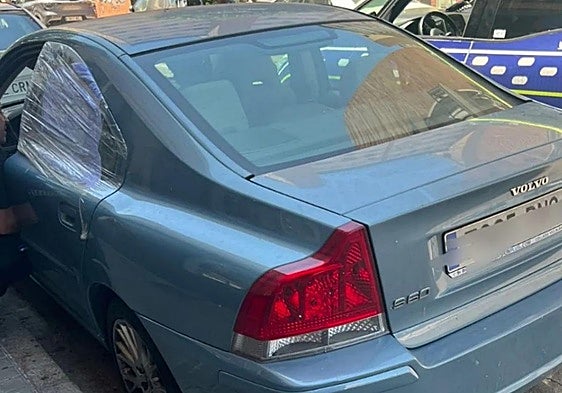 Five-year-old child rescued from car in Spain after father left her for 30 minutes when distracted by phone call