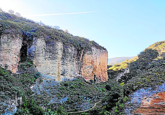An enchanting walk through history and nature in Malaga province's Serranía