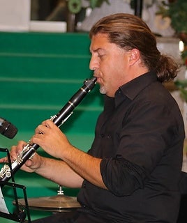 Jitterbug Jazz Band comes to the English Cemetery in Malaga