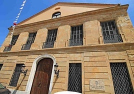 Facade of the Carratraca spa.