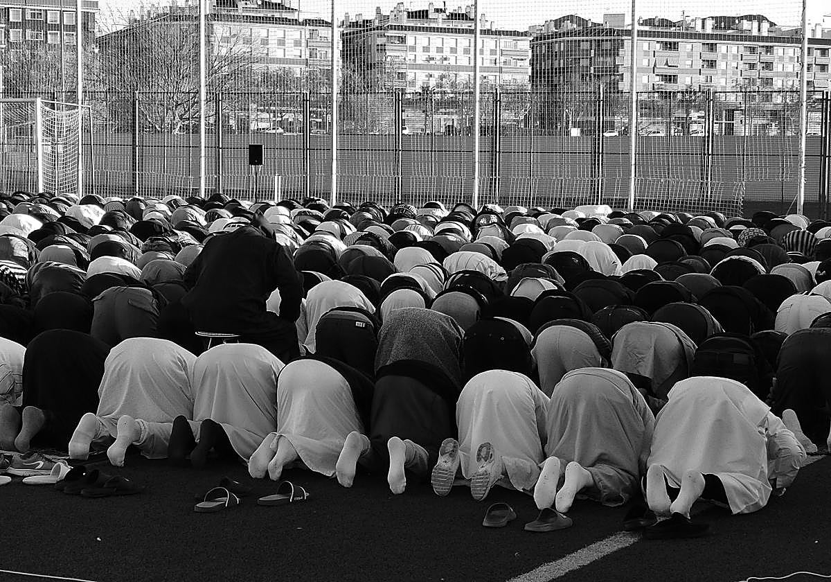 Town 'stops' Muslim events at sports grounds