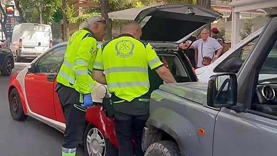 Woman dies after being hit by vehicle in Madrid while taking items out of the boot of her car
