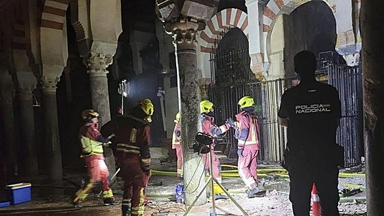 Rapid action by the fire brigade saves Cordoba's mosque-cathedral