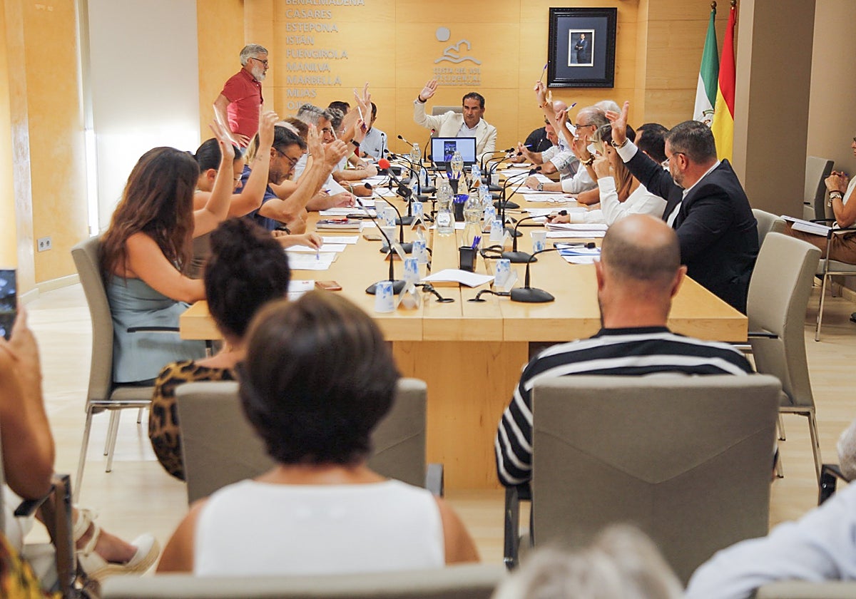 August assembly of the Mancomunidad de Municipios de la Costa del Sol Occidental.