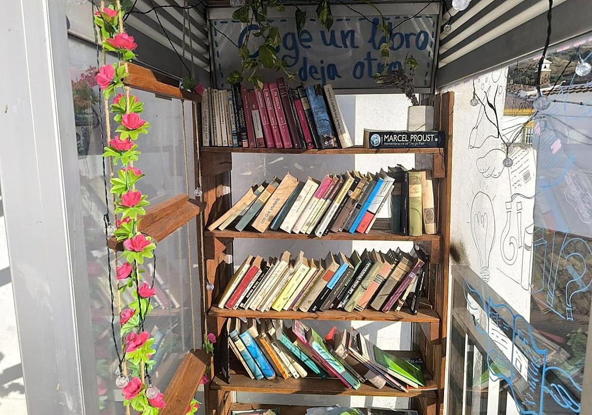 Imagen principal - Phone booths in Alfarnate and Genalguacil.